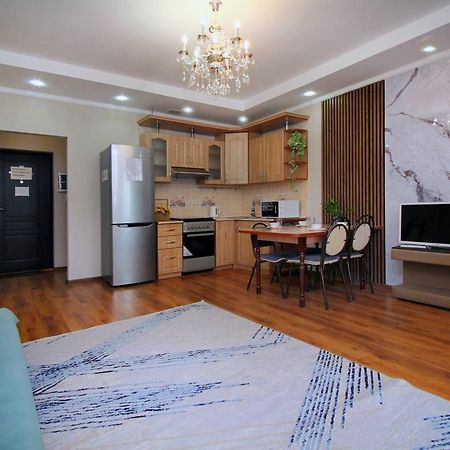 2 Ком Студия На 18 Этаже С Панорамным Видом На Горы В Жк Мега Тауер Almaty Exterior photo